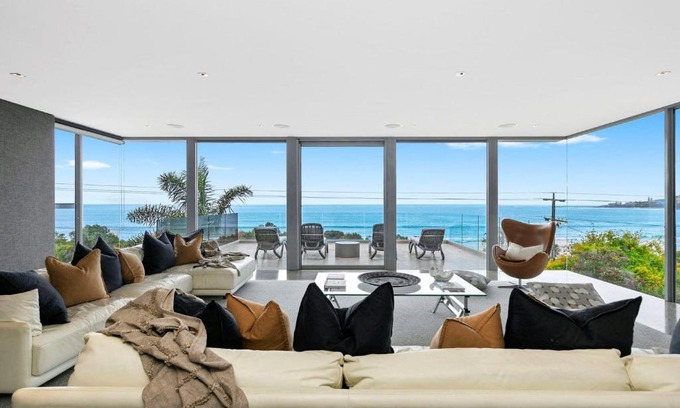 Lorne House | Azure