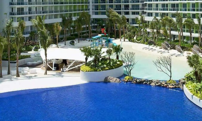 Pasay Apartment | Azure Urban Resort Maui Unit