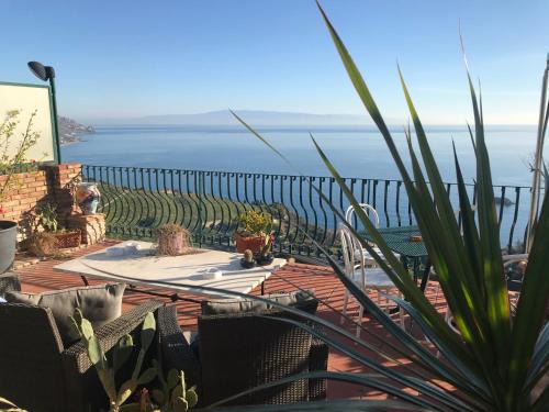 Taormina Bed & Breakfast | B&B La Terrazza Sul Mare Taormina