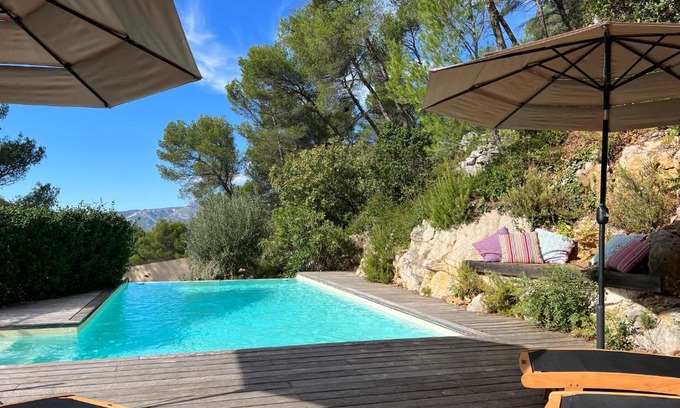 Gemenos Bed & Breakfast | B&B Les Têtes de Mules - Adults Only