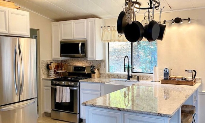 Cool Cottage | B-B Ranch Cottage~Heart of Gold Country~*HOT TUB*