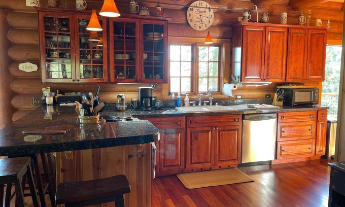 Klickitat County Cabin | B&B Ranch is a cozy cabin with mountain views , perfect for rest and have fun.