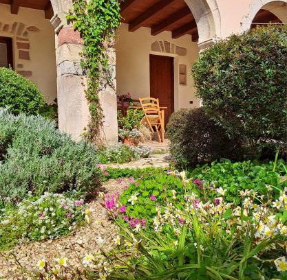 Nureci Bed & Breakfast | B&B S'Omu Antiga