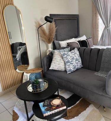 Greater Johannesburg Metropolitan Area House | B-Hive at Devland Room 2
