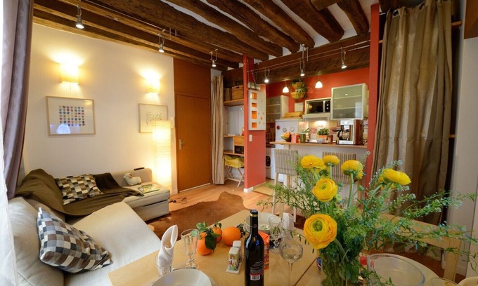 3rd Arrondissement Apartment | B1DD Browning