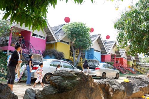 Song Phi Nong House | Baan Rai Pray Rung Kaeng Krachan
