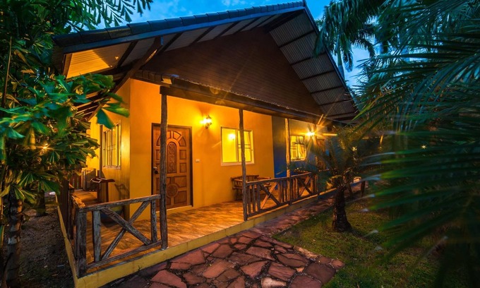 Chakphong Hotel | Baanboonpetch Resort