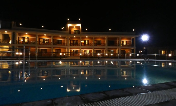Bardia Hotel | Babai Resort
