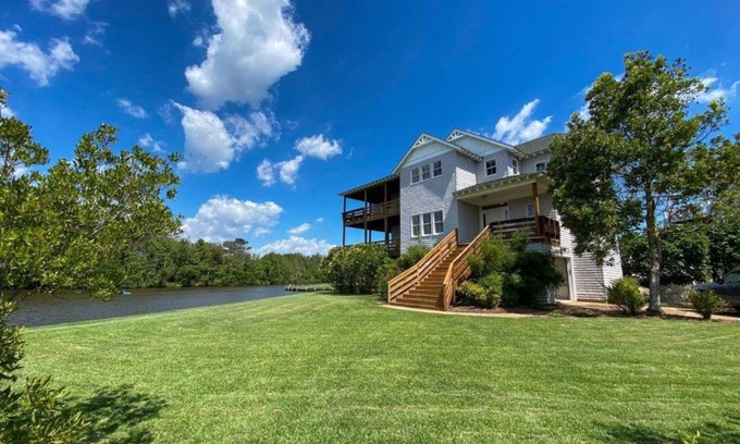 Sandbridge House | Back Bay Oasis