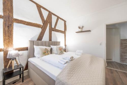 Ludwigsburg Apartment | BackHome - SUITE L - Parkhaus - Fantastische Schlosslage - SmartTV - Waschmaschine - Netflix - 50qm - 24h Checkin- Apartment 1