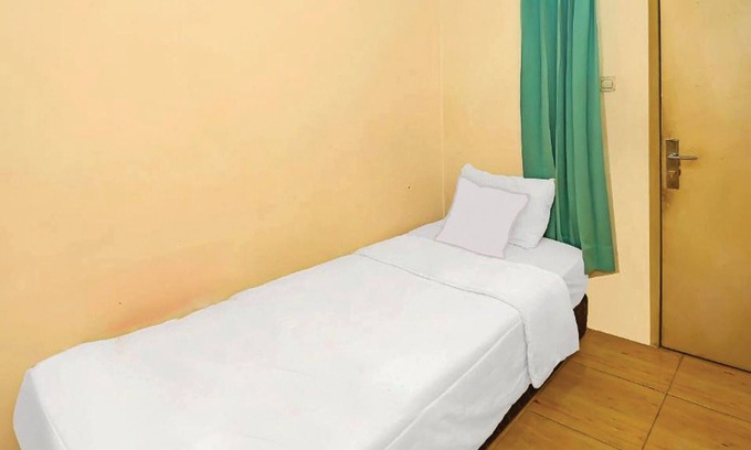 Bekasi Bed & Breakfast | Backpacker Homestay Cibubur by PEKOTEL