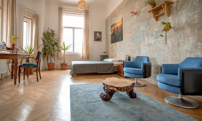 Csarnok negyed Apartment | Bacso big flat H2 · Stunning bright Apartment in the CENTER