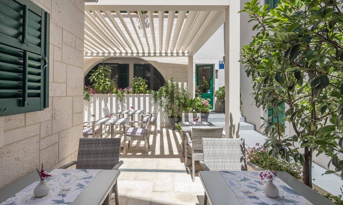 Split Bed & Breakfast | Balatura The Fine Bed & Breakfast