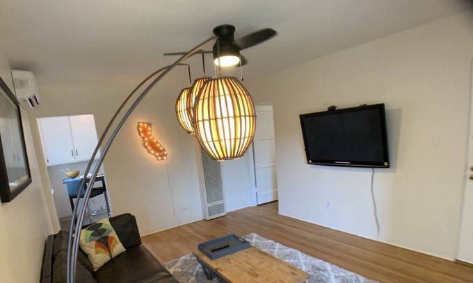 Normal Heights Cottage | Balboa Park, San Diego Zoo, Sea World, Coronado minutes away