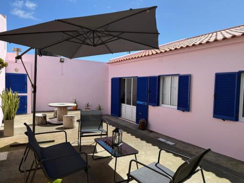 Capelas House | Baleeiro do Cais:Harbour House, Fishing, Fireplace
