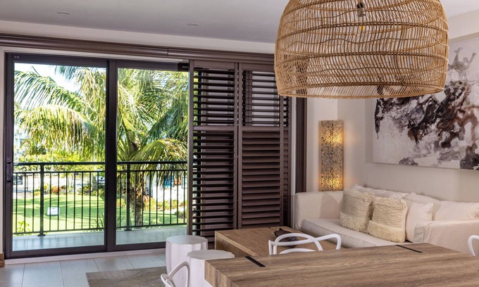 Holmes Beach Resort | Bali Hai Beachfront Resort and Spa