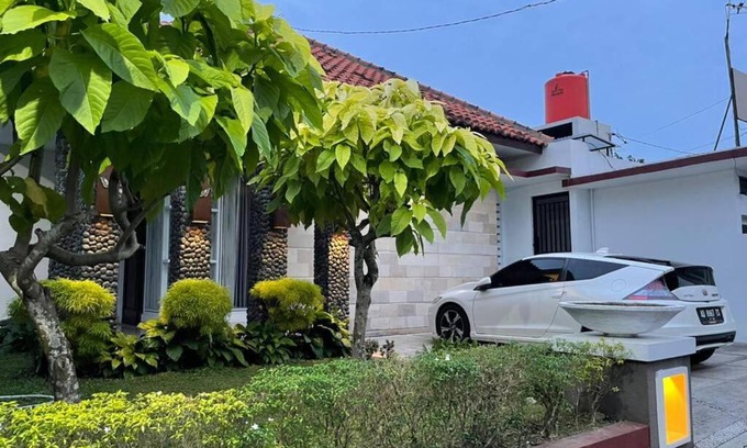 Purwokerto Villa | BALI Luxury Guest House Purwokerto