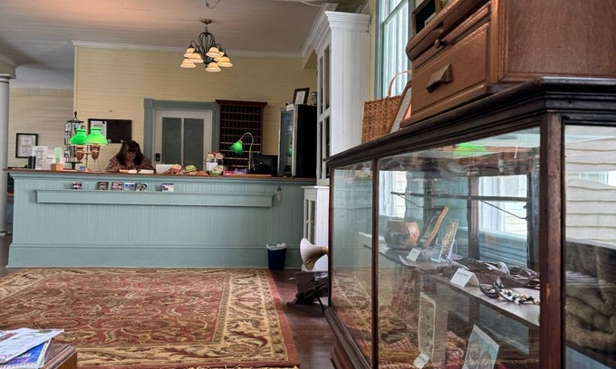 Sylva Hotel | Balsam Mountain Inn