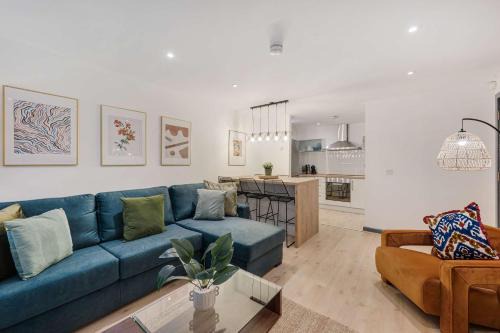 Baltic Triangle Apartment | Baltic Apt II - City Centre with Parking, Sleeps 6