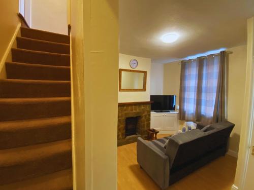 Banbury Apartment | Banbury House Sleeps 5 Walking Distance To The Station