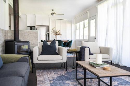 Central Mudgee House | Bancroft House on Scenic Mudgee Golf Course