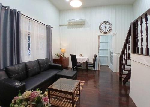 Nong Khon Kwang House | Banmai Khang Wat vintage house