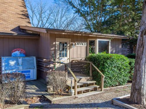 Branson West Resort | Bar M Resort & Campground