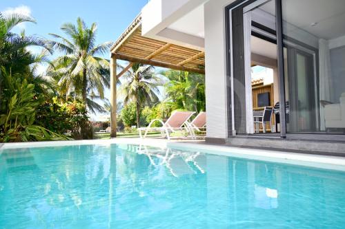 Calodyne House | Barachois 8, private pool, modern,wifi,waterfront