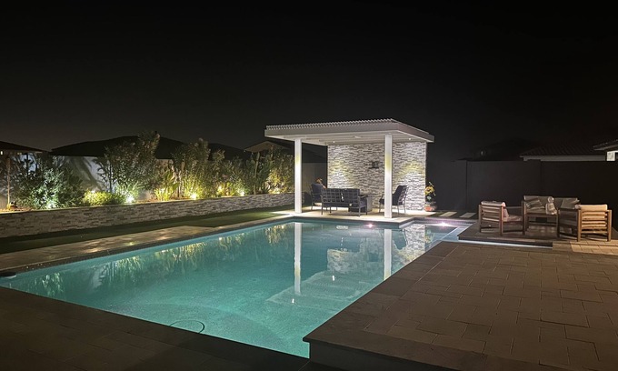 Buckeye House | Barefoot Villa, take your shoes off and stay a while!