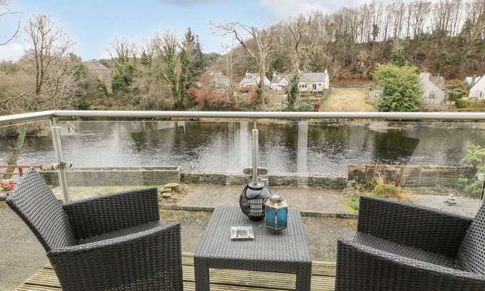 Newton Stewart Cottage | BARLEY COTTAGE, pet friendly in Newton Stewart