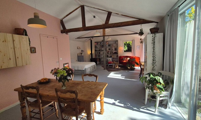 Eindhoven House | Barn converted into cosy studio with garden and free parking in Eindhoven
