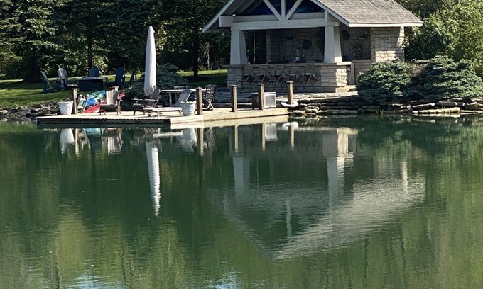 Springboro House | Barn with Big Porch, Chapel, Pond, Fishing, Kayaks between Dayton and Cincinnati