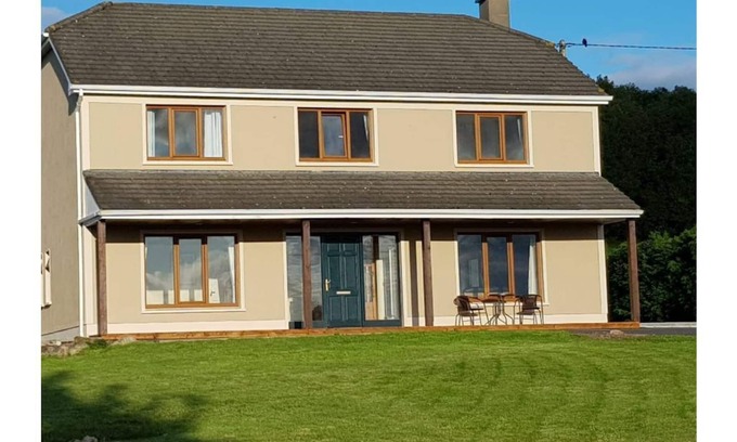 Puckaun House | BARR AN CHNOIC HOLIDAY