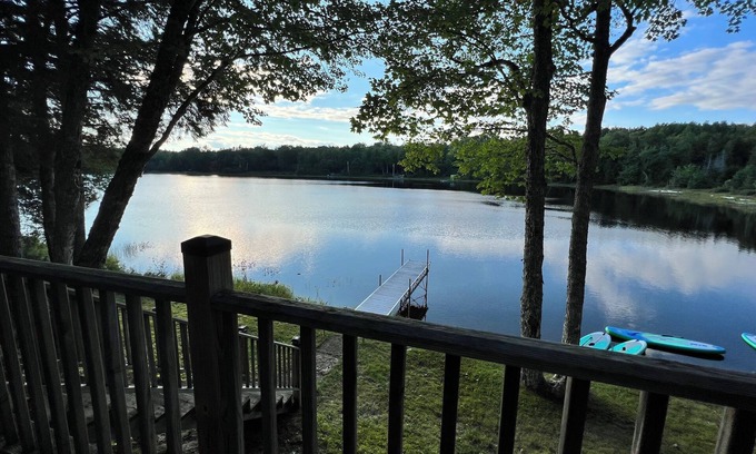 Crawford Cottage | Barrows Lake Family-friendly cottage
