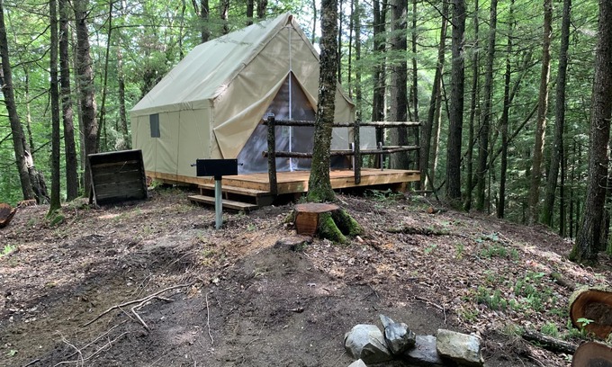 St. Johnsbury RV Rental | Base Camp Glamping @ Brook Ridge