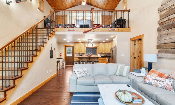 Shingletown House | Base of Lassen National Park Secluded 1 BR + LOFT, 2 BATH HOME. sleeps up to 7