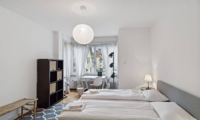 Sihlfeld Apartment | Basic Apartment in vibrant residential part of ZH!