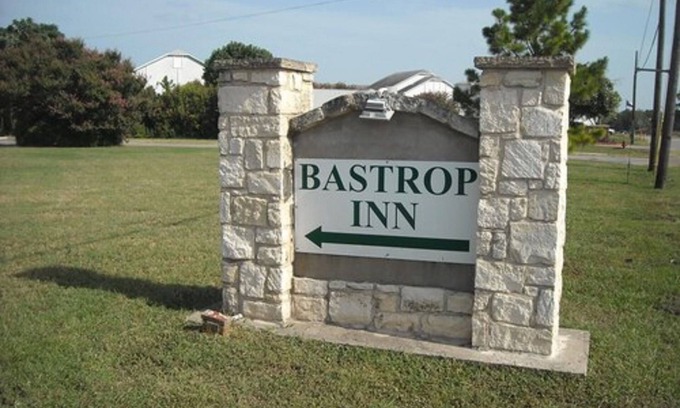 Bastrop Hotel | Bastrop Inn