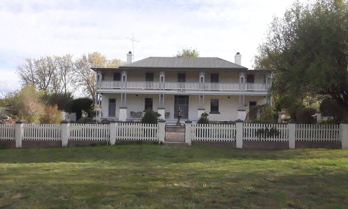 Caloola House | Bathurst Tranquill Farm Getaway