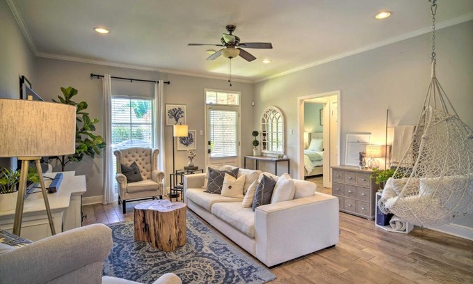 Highlands - Perkins House | Baton Rouge Game Day House with Chic Yard Space