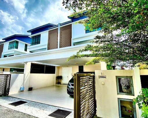 Batu Ferringhi House | Batu Ferringhi Luxurious Modern Designed 5BR House
