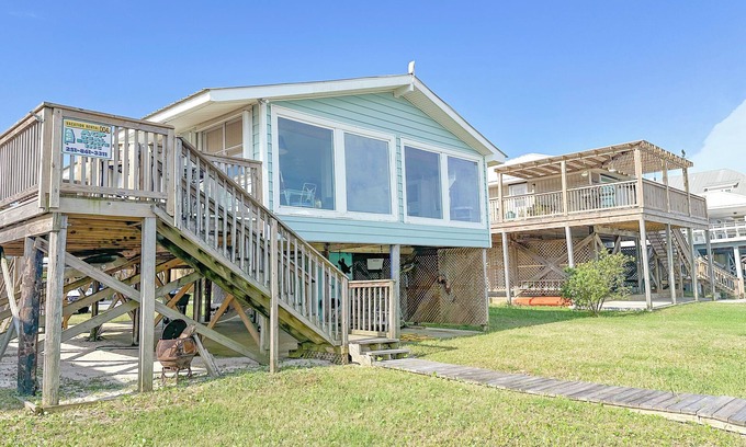 Royal Lagoons House | Bay Front home in protected cove