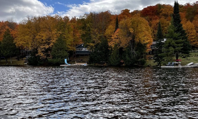 Perry Cottage | Bay Lake Retreat just minutes from Huntsville!