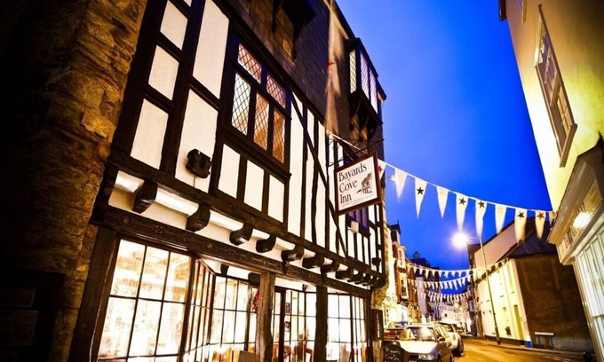 Dartmouth Hotel | Bayards Cove Inn