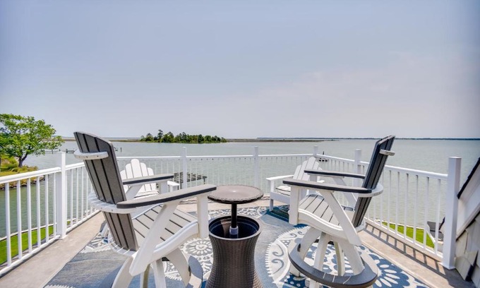 White Stone House | Bayfront White Stone Escape with Private Beach!