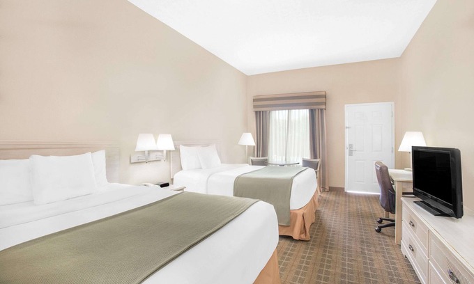 Crestview Hotel | Baymont by Wyndham Crestview