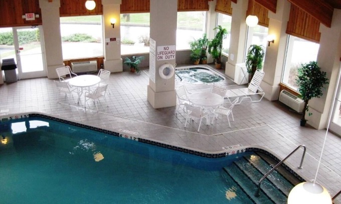 Acton Hotel | Baymont by Wyndham Indianapolis