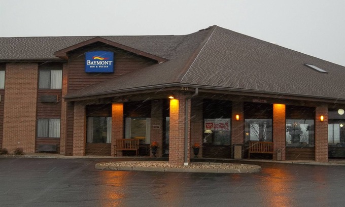 Marshfield Hotel | Baymont by Wyndham Marshfield