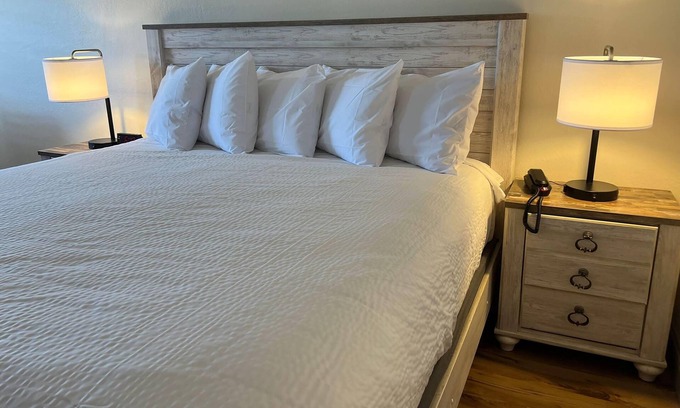 Susanville Hotel | Baymont by Wyndham Susanville