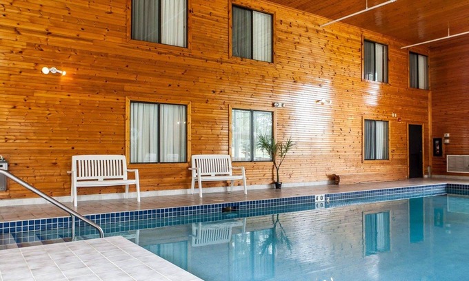 Mukwonago Hotel | Baymont Inn & Suites by Wyndham Mukwonago